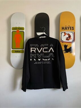 RVCA Black Crewneck Sweatshirt with Subtle Logo Tag